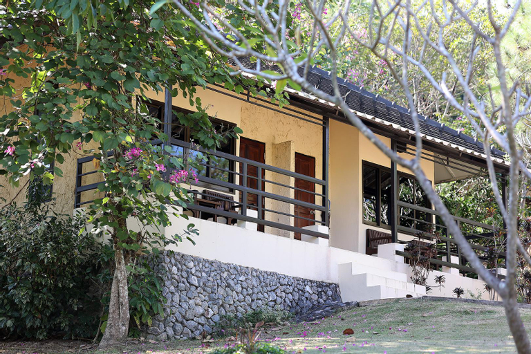 Exterior 14