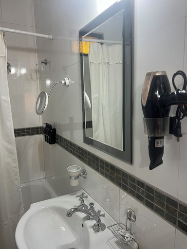Bathroom 4, Cosmo Mendoza Suites, Capital