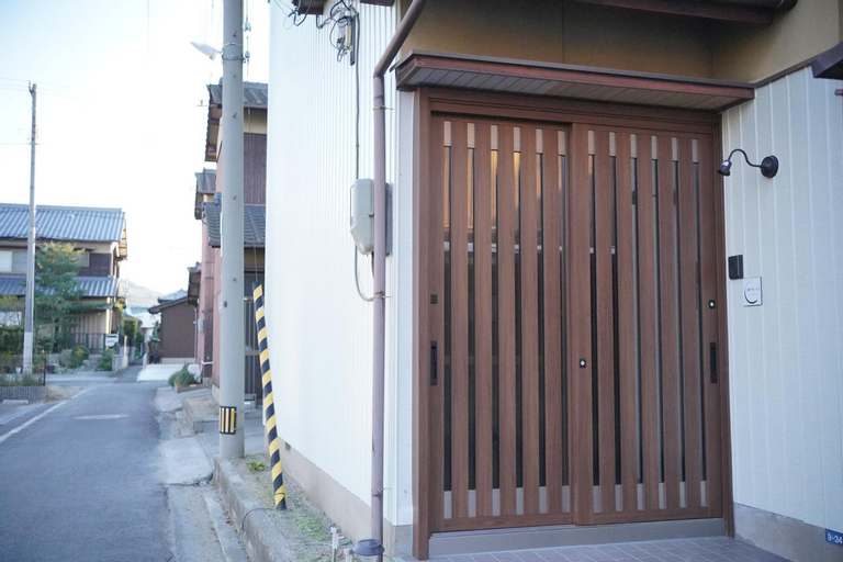 Setouchi House - Healing Wooden House, 3 minutes walk from the bus stop, Free WiFi, Free Parking, Sakaide
