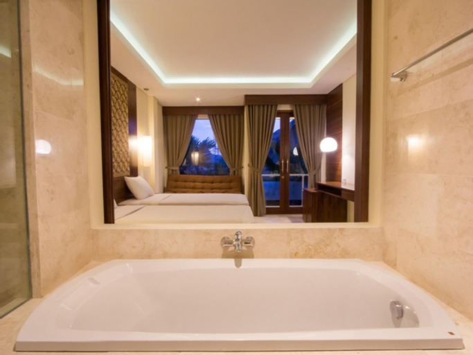 Bathroom 15
