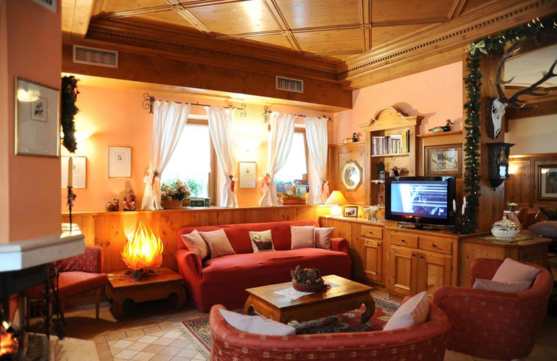 Public Area 2, Hotel Garni Il Cirmolo, Belluno