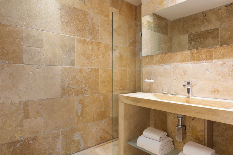 Bathroom 4, SOWELL HOTELS du Golf, Bouches-du-Rhône