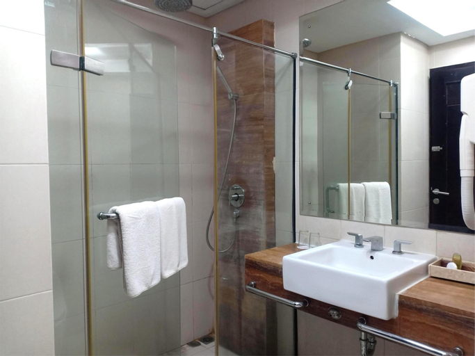 Bathroom 7