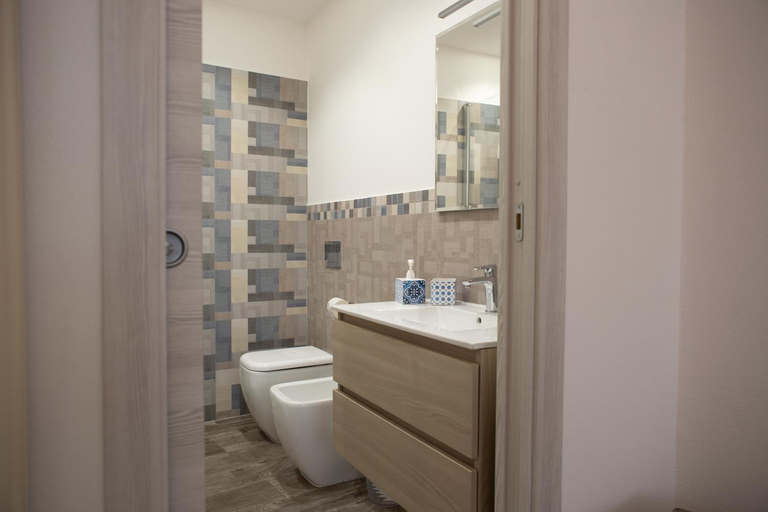 Bathroom 12