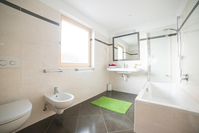 Bathroom, Residence Ravisa Dolomites, Bolzano