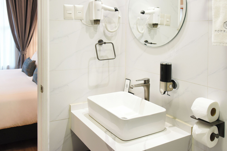 Bathroom 5, Hotel HW Express, Santiago