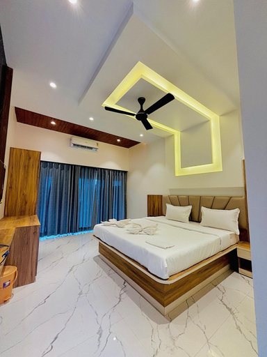 Bedroom 3, The Breeze Valley, Satara