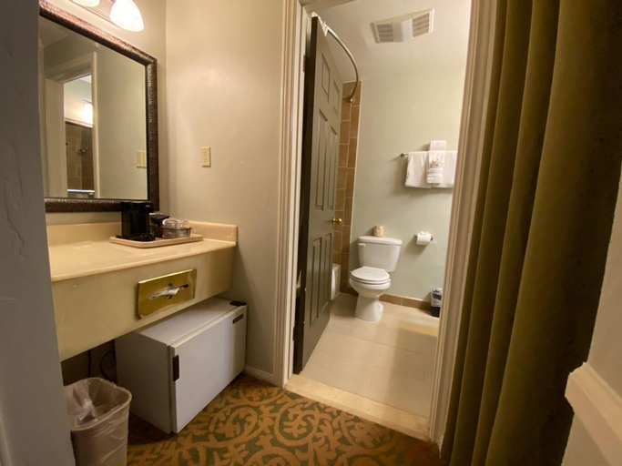 Bathroom 12