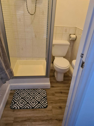 Bathroom 5, The Eagle and child, Lancashire