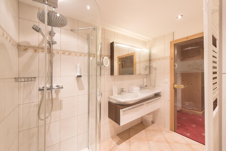 Bathroom 3, Hotel Bergkristall, Bludenz