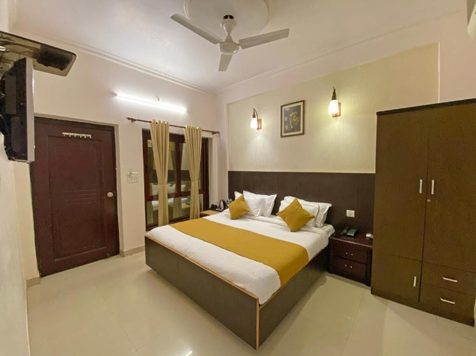 Bedroom 1, Hotel Nirvana Palace, Garhwal