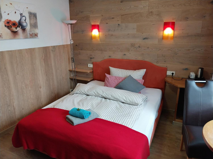 Bedroom 3, Landhotel Waldschloßchen mit Gaststube, Bautzen