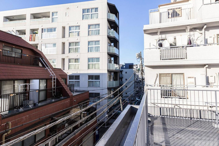 Light Filled 2 BR Ikebukuro Large Apartment #GR1 , Toshima