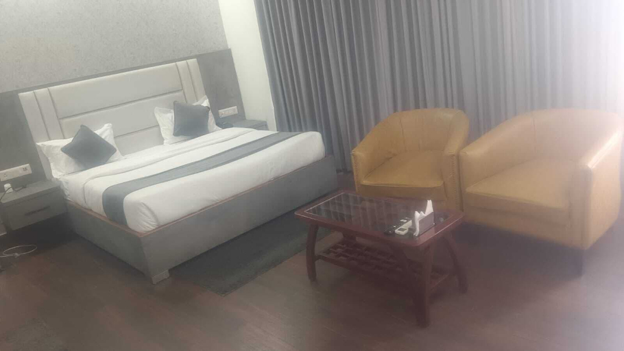 Bedroom 2, hoteltheroyaljewel, Hisar