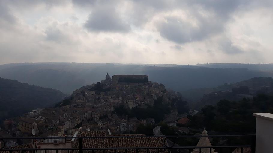 Others 3, Via Pezza 100, Ragusa