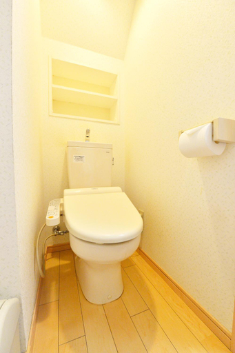 Bathroom 5, Mervielle Ueno, Taitō