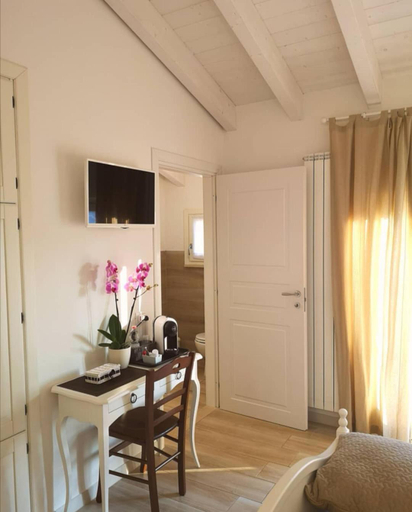 Others 5, Casa Speri, Verona