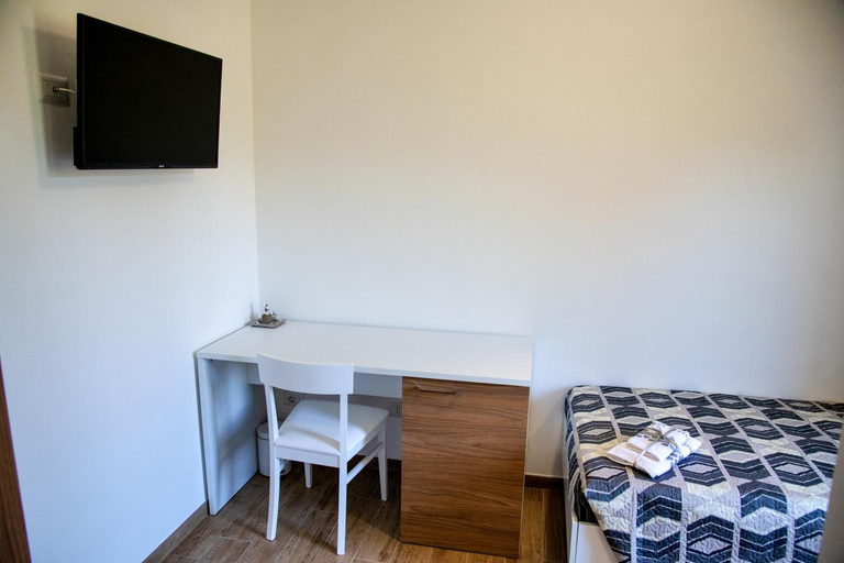Others 4, B&B Binario Nove e Tre Quarti, Salerno