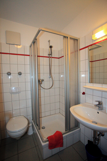 Bathroom, BOLA Kulturhostel, Bochum