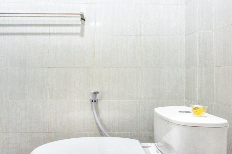 Bathroom 5, RedDoorz Syariah near Pascasarjana UGM 3, Sleman