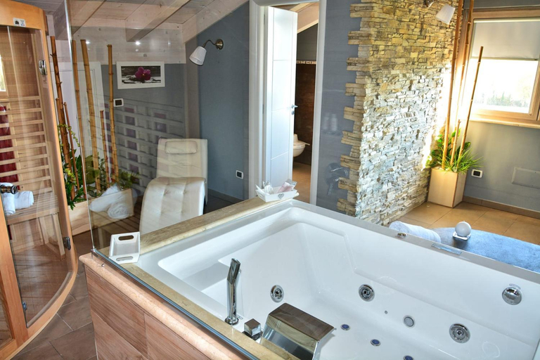 Others 2, B & B Le due noci, Avellino