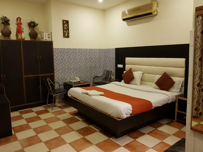 Bedroom 12