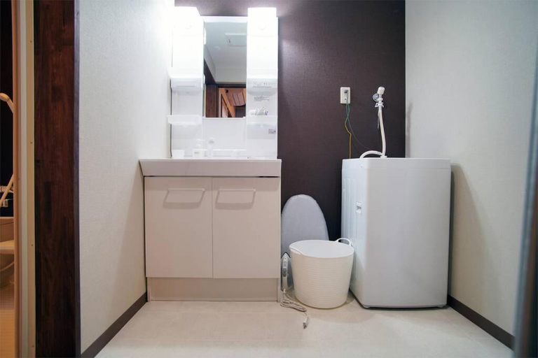 Bathroom 3, Inuicho Usagi, Kyoto