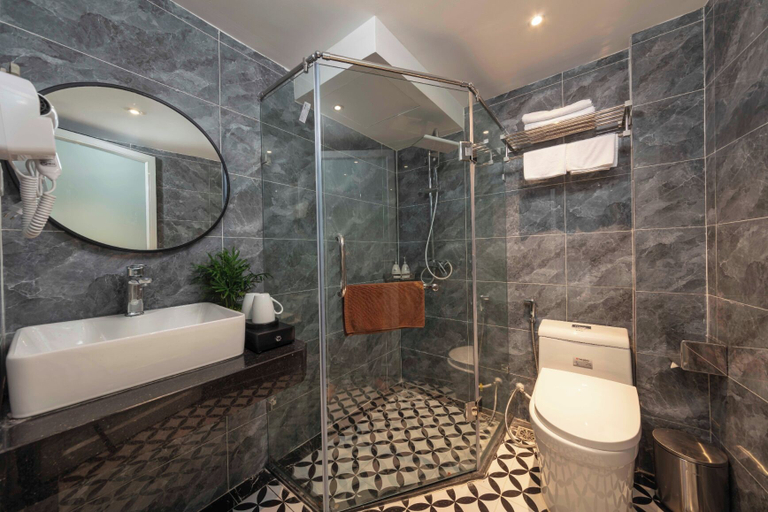 Bathroom 5, Madelise Stardust Hotel & Travel, Hoàn Kiếm