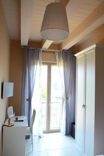 Others 5, B & B Le due noci, Avellino