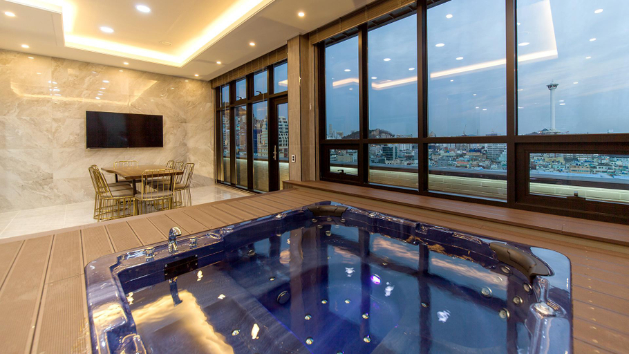 Swimming Pool 24