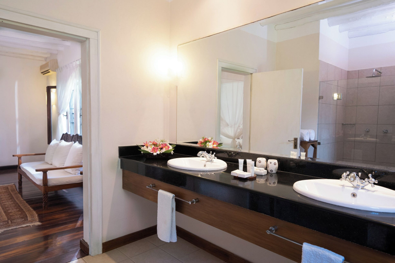 Bathroom 3, Lion in the Sun Boutique Hotel & Spa, Malindi