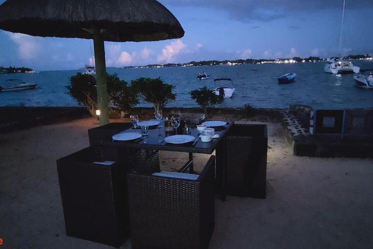 Food & Drinks, Grand Baie Villa des amis sur la plage.