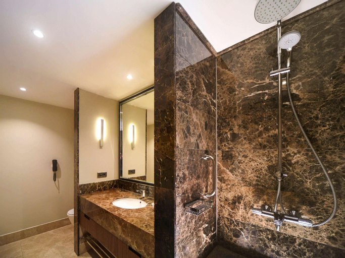 Bathroom 7