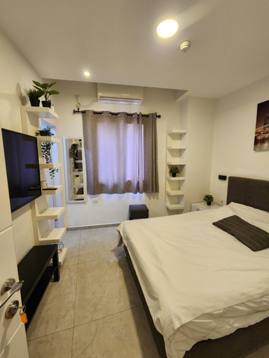 Bedroom 3, The boutique