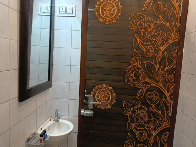 Bathroom 2, Hotel Nirvana Lakeside, Udaipur
