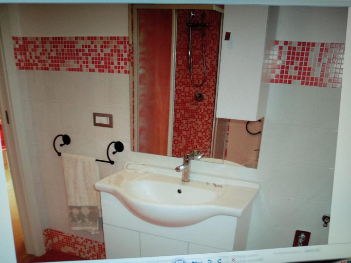 Bathroom, Casa di Lu, Carbonia-Iglesias