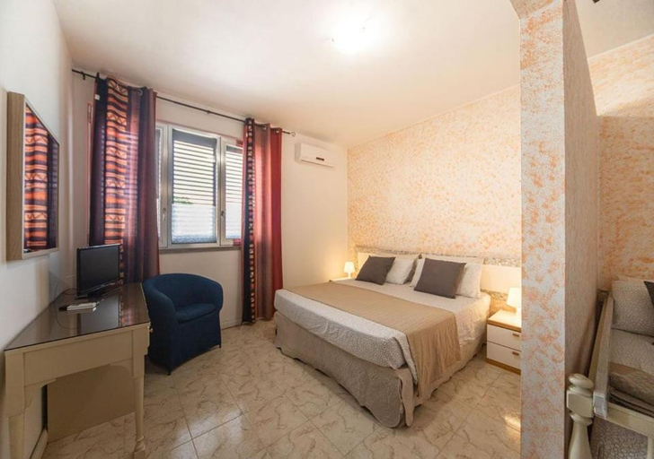 Bedroom 3, Albergo Luisss, Grosseto