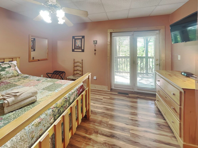 Bedroom 2, The Elks, Sevier