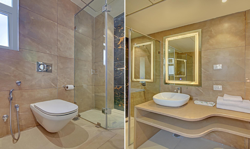 Bathroom 4, Treebo Premium Relax Inn Patel Nagar, Delhi