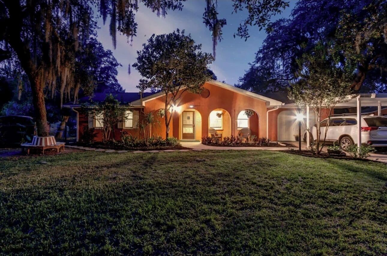 Exterior & Views, Lakeview Escape Kayaks, Citrus