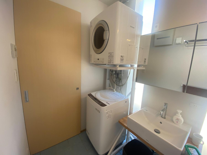 Bathroom 3, Rizozaizen Motobu B, Motobu