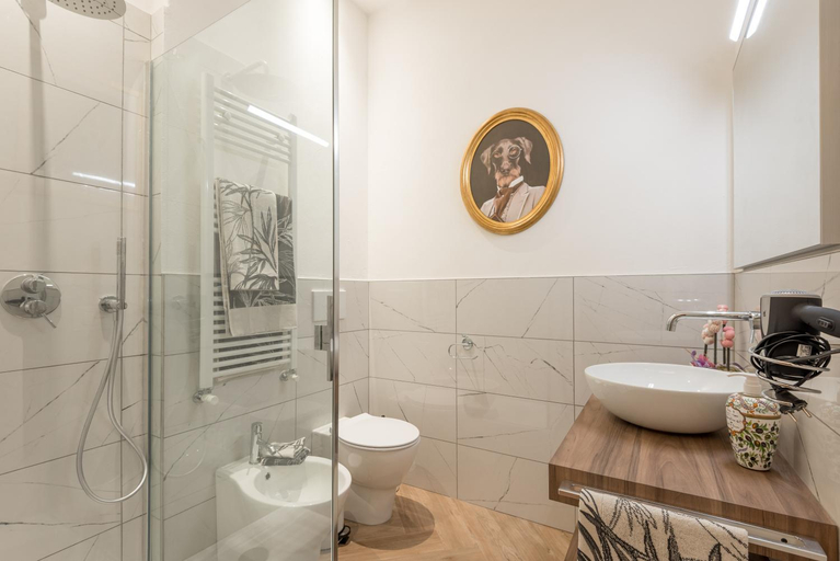 Others 4, Classic Chic - Citta Alta, Bergamo