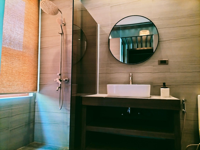 Bathroom 11
