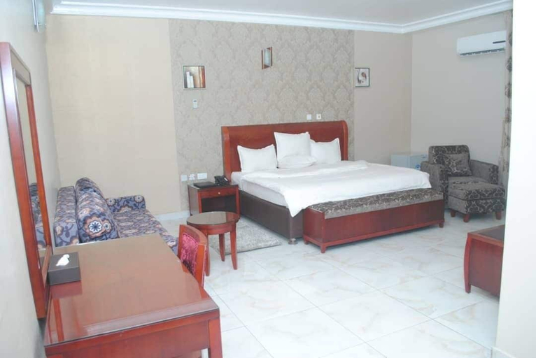 Bedroom 3, Hotel Valerie Suites, Oshimili South
