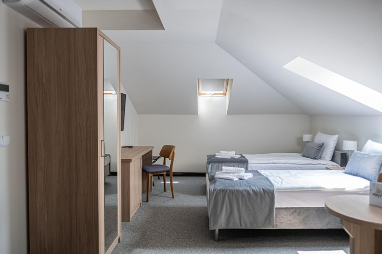 Bedroom 3, Dwor Skrzynki, Poznań