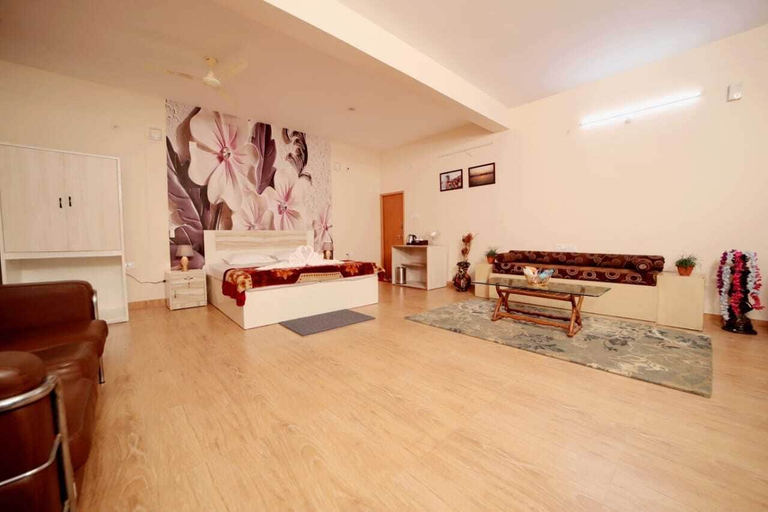 Others 5, Rk Villa, Kaushambi