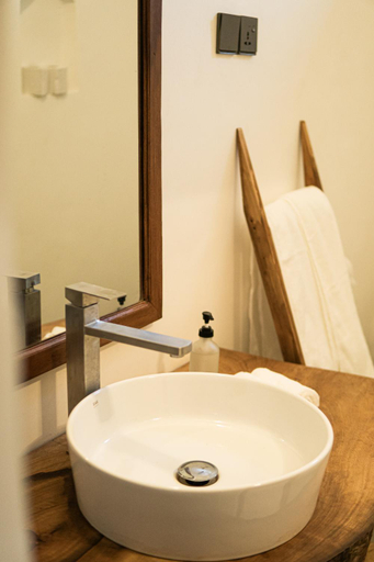Bathroom 2, Oxygen Beachfront Hotel, Paje, Kusini