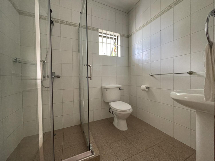 Bathroom 2, Ocean View Villa - Beauvallon villas