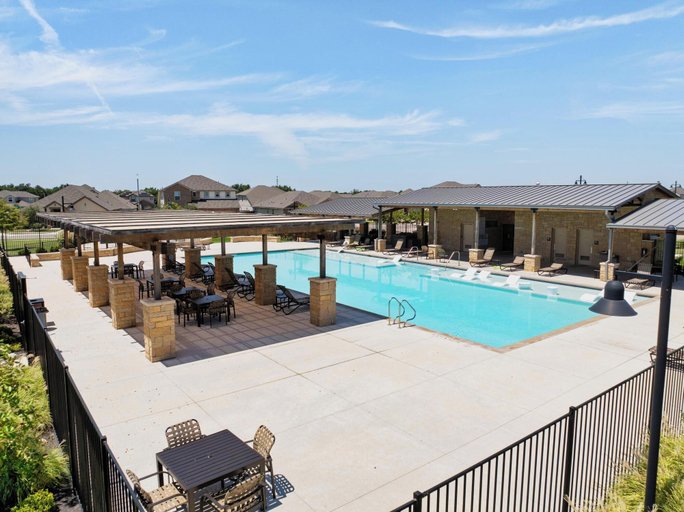 Sport & Beauty, Charming 4BR Spacious Backyard in Hutto, Williamson
