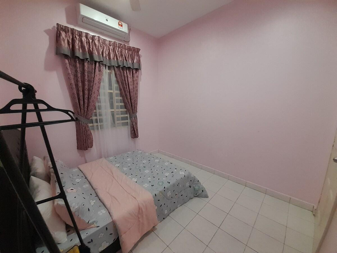 Bedroom 2, Homestay Kuantan Cempaka Cottage, Kuantan
